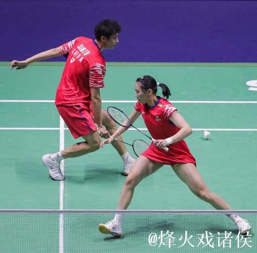 羽毛球世锦赛：中国三对混双组合挺进八强