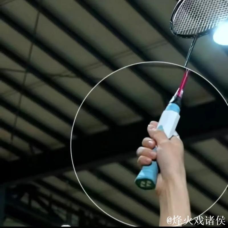 世界羽联年终总决赛：石宇奇直落两局击败昆拉武特挺进决赛